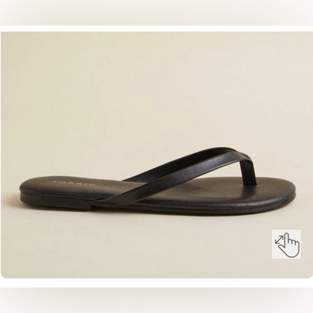 Torrid Black Sunnie Flip Flop (WW) Size 7 Wide NWT